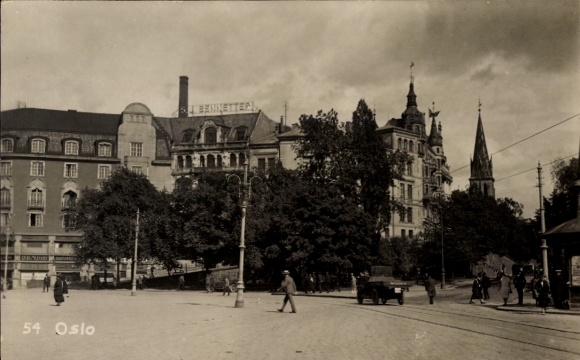 KP Oslo Norwegia, widok na panoramę miasta, budynek, kościół, ruch drogowy
