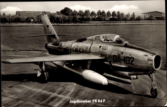Postcard Bundeswehr, fighter-bomber FR 84 F, military aircraft