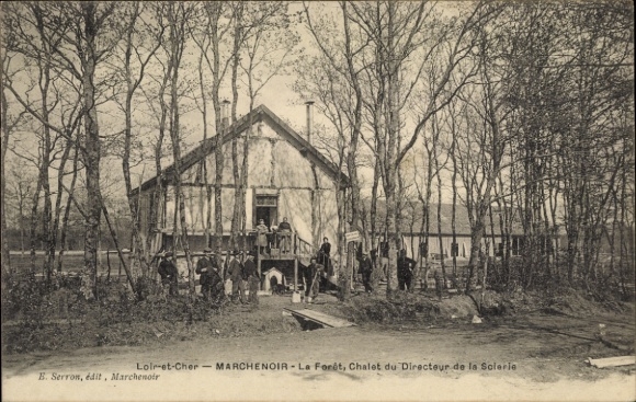 Postcard Marchenoir Loir et Cher, chalet of the director of the Sclerie, surrounded by trees, people...