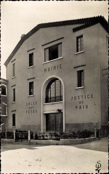 Postcard Lédignan Gard, Mairie, Salle des Fetes, Justice de Paix