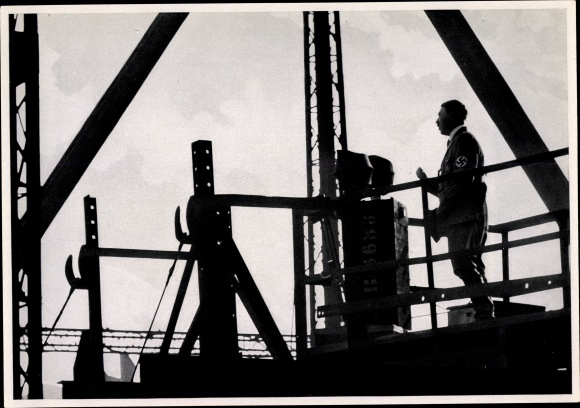 Collective picture Adolf Hitler speech to the workforce at Blohm &amp; Voss, collective work no. 15 picture 32