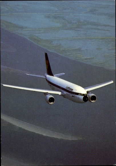 Ak Deutsche Lufthansa, passagiersvliegtuig vliegt over de zee