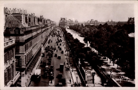 Ak Paris I Louvre, Straße mit Autos, Bäume, Tuileriengarten, Rue de Rivoli, Paris