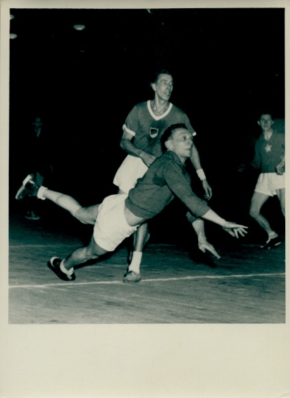 Photo Berlin Prenzlauer Berg, handball, GDR versus CSR, Werner Seelenbinder Halle, January 9, 1954