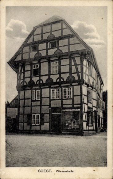 Ak Soest in Nordrhein Westfalen, Wiesenstraße, Fachwerkhaus mit Geschäft