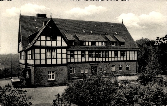 Ak Bielefeld in Nordrhein Westfalen, Haus im Fachwerkstil, Garten, Wolken, historic architecture
