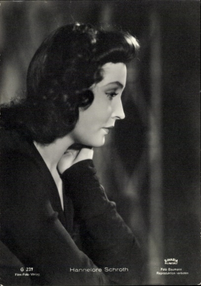 Ak-actrice Hannelore Schroth, portret in profiel