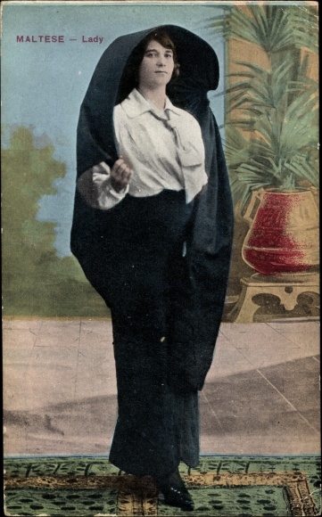 PC Malta, Maltese Lady, costume