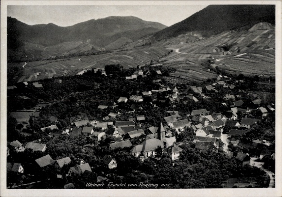 Ak Eisental Bühl in Baden Schwarzwald, Weinort Eisental vom Flugzeug aus, Blick auf Häuser und La