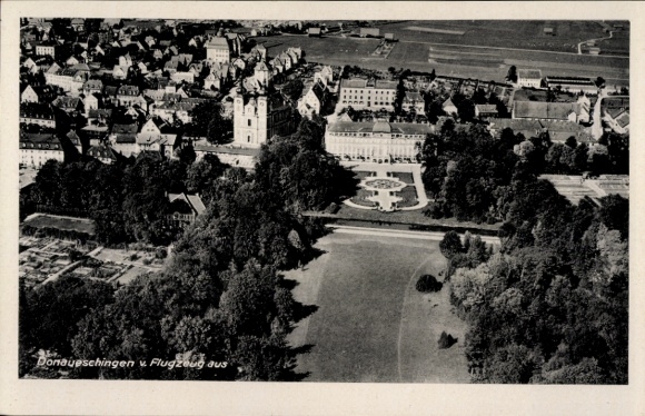 Ak Donaueschingen im Schwarzwald, Luftaufnahme von  Stadtansichten, Parklandschaft