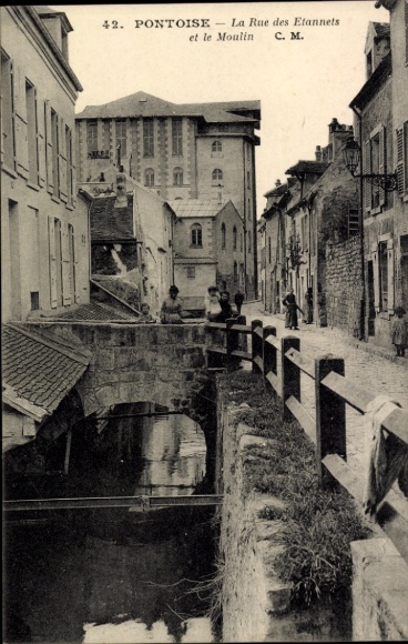 Ak Pontoise Val d'Oise,  La Rue des Etannets, der Mühle, r Ort