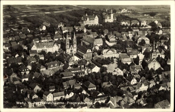 Ak Werl in Westfalen, luchtfoto, bedevaartskerk