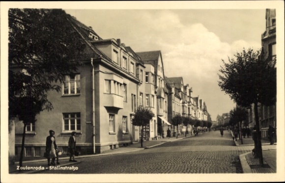 Ak Zeulenroda Triebes Thüringen, Stalinstraße, Passanten