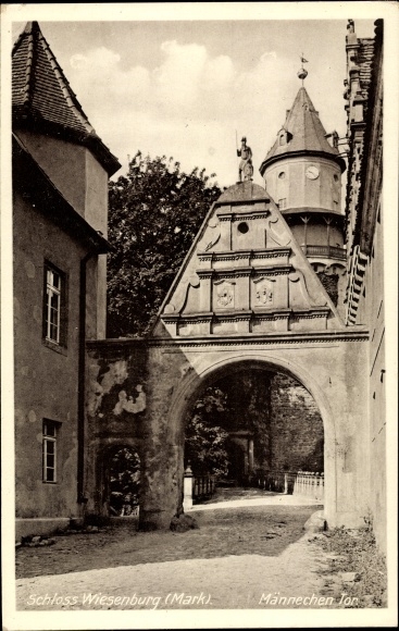 Ansichtkaart Wiesenburg in de Mark, spel bij de mannenpoort, kasteel