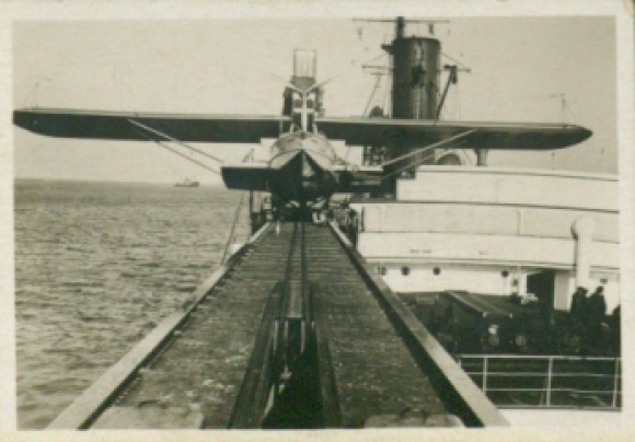 Collection picture heroes of the air, series G picture 199, Dornier Wal, catapult ship Westphalia