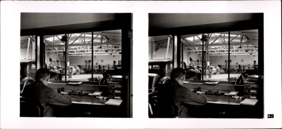 Stereo image photo &quot;The NS model companies 1937-38&quot; No. 129 Paul Liepe &amp; Co car repair shop