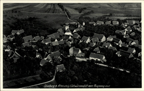 Ak Spielberg Altensteig im Schwarzwald, Luftaufnahme, Häuser, Schwarzwald, Landschaft, Natur