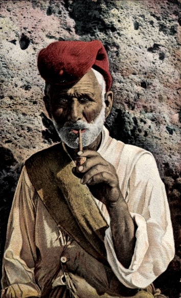 PC Fisherman from Naples resting, pipe