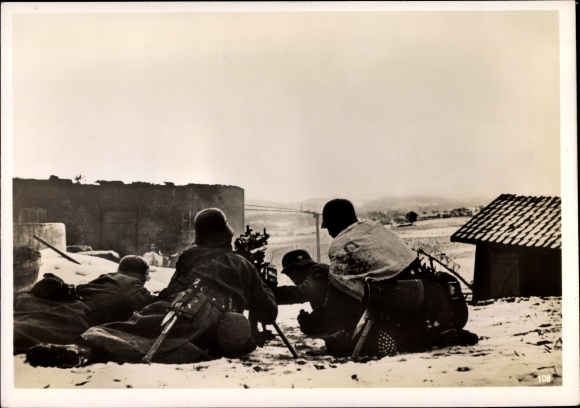 Photo German MG posts advancing in Norway, April 1940