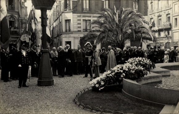 Photo Jeanne d'Arc Festival, Minister at the fountain, visitors, 1929