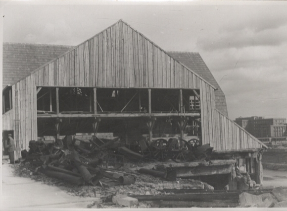 Original Fotos Berlin Tempelhof, Lagerhaus Tempelhof, um 1946/47, ca. 12 x 17 cm