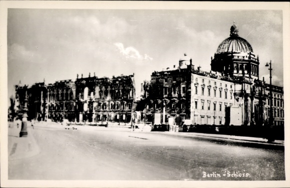 Foto Ak Berlin Mitte, Schloss, Kriegszerstörung