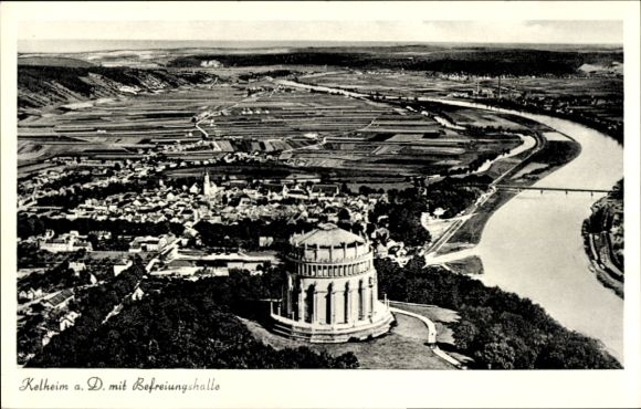 Ak Kelheim an der Donau Niederbayern, Luftaufnahme von  Befreiungshalle sichtbar