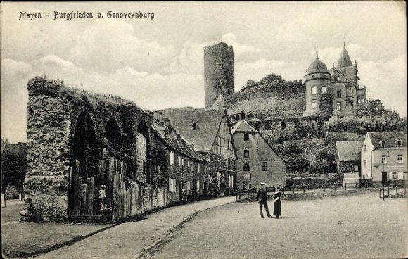 KP Mayen w Eifel, Burgfrieden, Genovevaburg, architektura, ludzie na ulicy