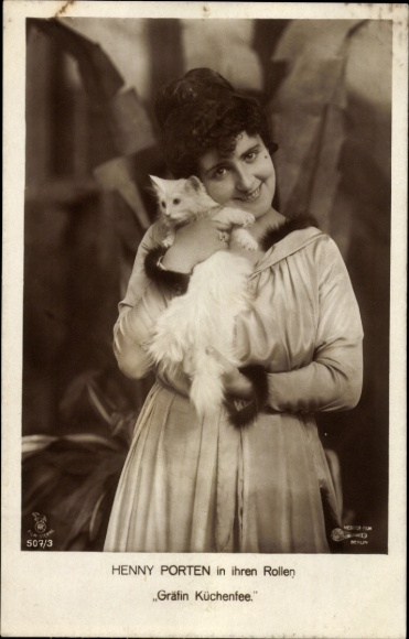 Postcard Actress Henny Porten, Countess Kitchen Fairy, Ross 507/3