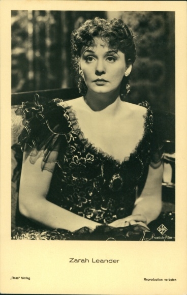 Postcard actress and singer Zarah Leander, portrait, Ross Verlag A 2264/1