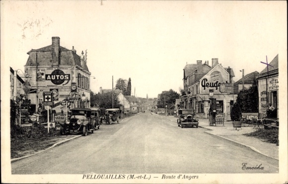 Postcard Pellouailles les Vignes Maine et Loire, Route d'Angers, shops, billboards, automobiles