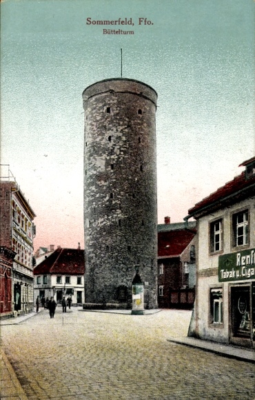Ak Lubsko Sommerfeld Ostbrandenburg, Büttelturm, Straßenansicht, Tabakladen