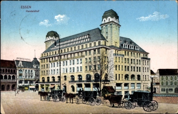 Ak Essen im Ruhrgebiet, Handelshof, Außenansicht, Kutschen, Grand Hotel