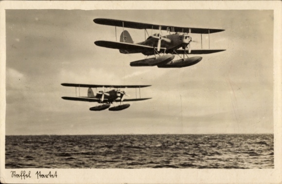 Postcard German Air Force, Heinkel He 59 fighter aircraft, seaplane, a squadron takes off