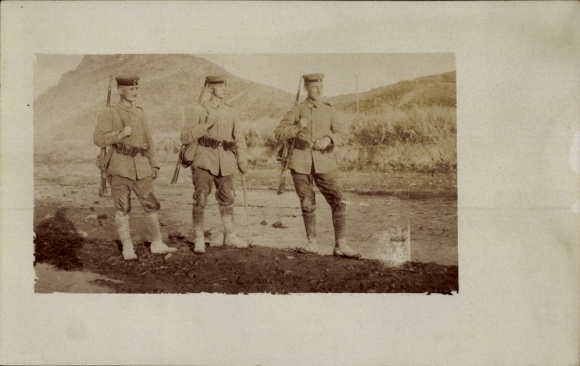 Foto Ak drei Kaiserliche Soldaten