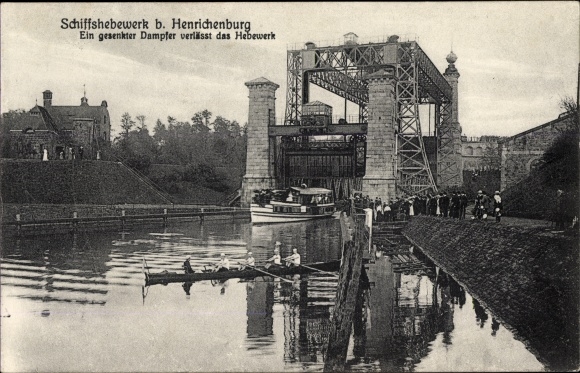 PC Oberwiese Waltrop Ruhrgebiet, Henrichenburg ship lift, lowered steamer