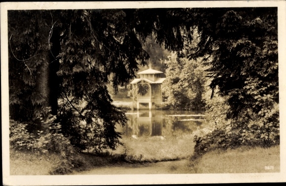 Postcard Ebersdorf in Thuringia, at the Plotenteich in the park