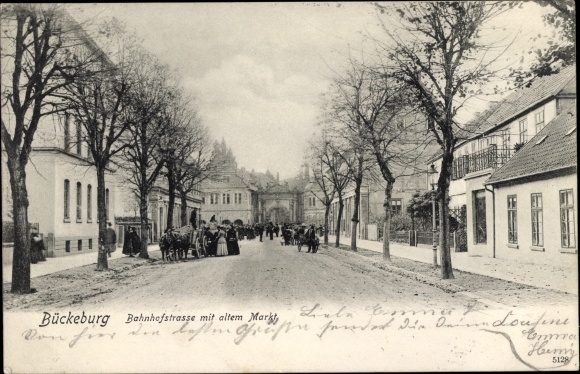 Postcard Bückeburg in the Schaumburg district, Bahnhofstrasse with old market