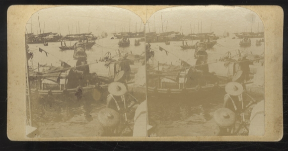 Stereo photo China, Chinese, workers, traders with boats, around 1900