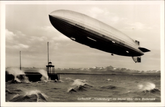 foto luchtschip Hindenburg in een storm, Bodenmeer, Wehrmacht