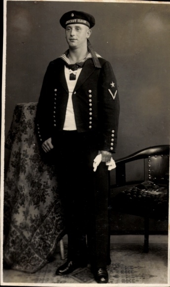Foto Ak Reichsmarine, Matrose mit Mützenband Linienschiff Elsass