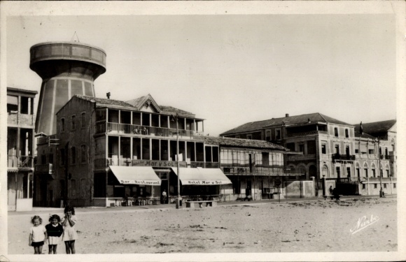 Postcard Palavas les Flots Hérault, building, children on the beach, sign 'Mary Sol'