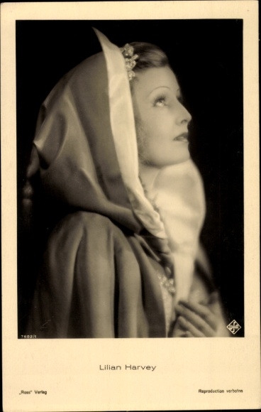 Postcard actress Lilian Harvey, portrait in profile
