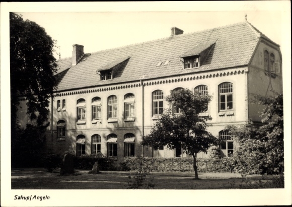 Ak Satrup Mittelangeln in Schleswig Holstein, Gebäude