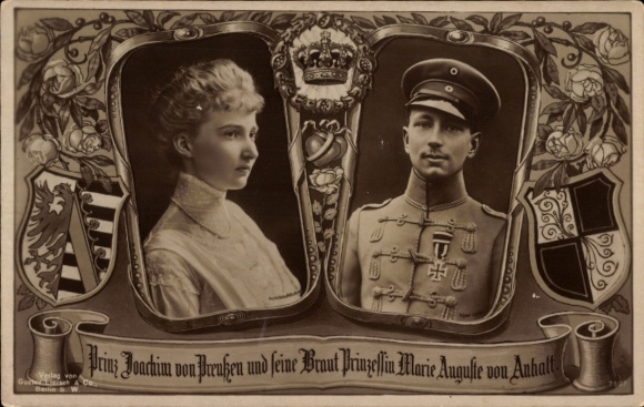 Ak Prinz Joachim von Preußen, Portrait, Uniform, Orden, Marie Auguste von Anhalt, Wappen