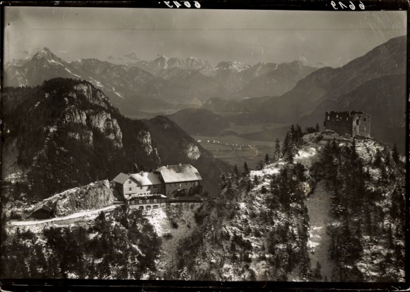 Foto Thiergarten Beuron in Württemberg, Ruine Falkenstein, Fliegeraufnahme