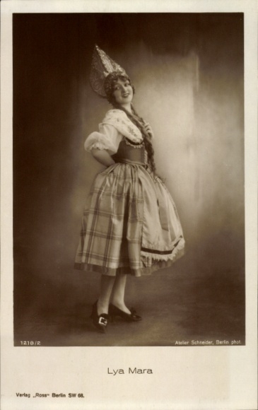 Ak Schauspielerin Lya Mara, Portrait in Tracht, Ross Verlag