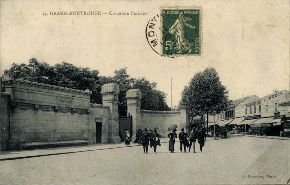 Picture Montrouge Hauts de Seine, Parisian Cemetery, scenery, people on the street