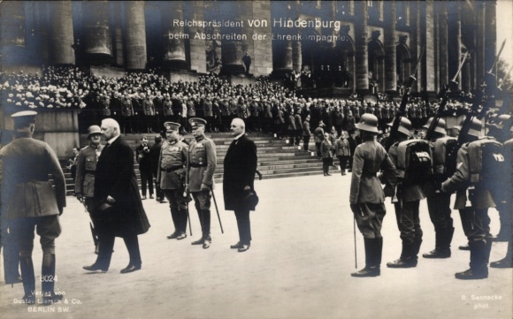 Picture of Reich President Paul von Hindenburg inspecting the guard of honor