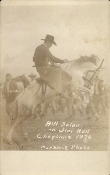 Photo Postcard Cheyenne Wyoming USA, Rodeo 1928, Bill Dolan on Jim Hall